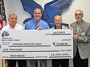OC Elks Donates $5,000 To Stephen Decatur Field House Fund