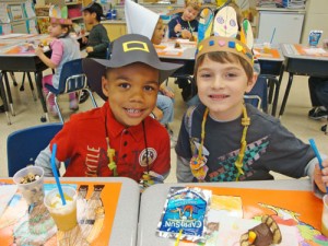 OC Elementary Students Enjoy A Special Thanksgiving Snack