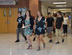 SD High School National Honor Society Members Give Tours During Seahawk Day