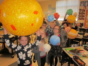 OC First Grade Elementary Students Learn About The Solar System