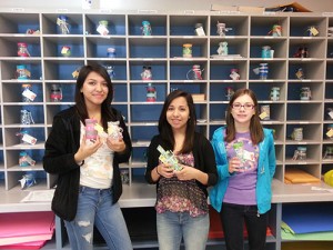 SD Middle School Dragon Team Give Pencil Holders Made Of Recycled Plastic To Teachers