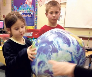 Ward Museum Teaches Showell Elementary Kindergarteners About Oceans