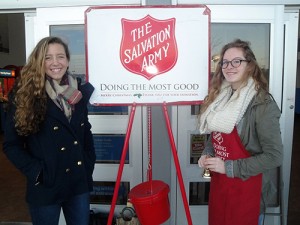 SD High School Key Club Members Assists Kiwanis Club In Salvation Army Red Kettle Campaign