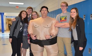 SD High School Principal Poses In Sumo Wrestling Suit After Students Raise $1,000