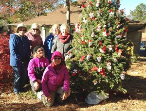 Pine-eer Craft Club Decorates Tree To Help Celebrate Ocean Pines “Light Up The Park” Celebration