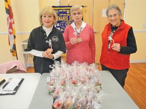 Kiwanis Club President Makes Edible Gifts For Meals On Wheels Recipients