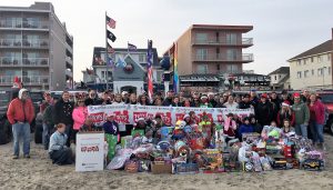 Jeep Club’s Second Beach Run Brings In 300 Donations For Toys For Tots Campaign