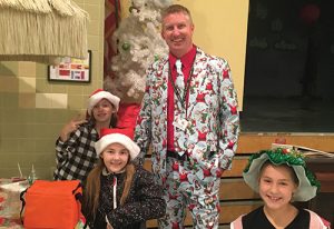 Berlin Intermediate Principal And Students Show Off Holiday Cheer