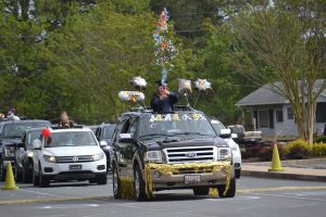 Worcester Prep Community Celebrates Seniors With Festive Parade